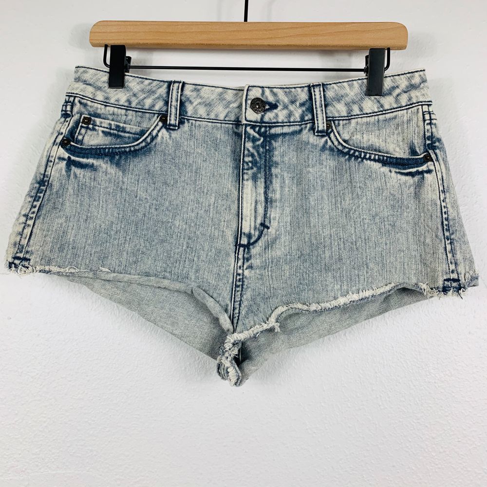 Topshop Moto Acid Washed High Rise Denim Shorts 8